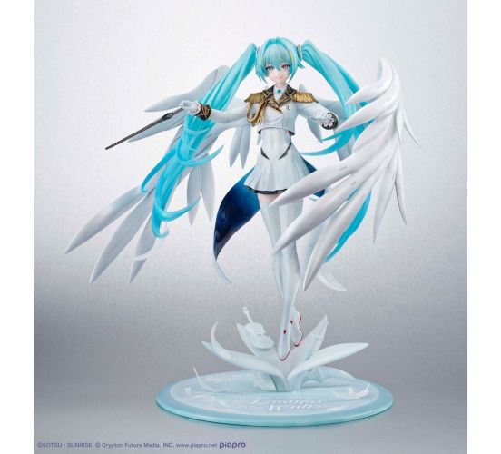une-Miku-Lucrea-PVC-Statue-Hatsune-Miku-x-Wing-Gundam-Zero-E
